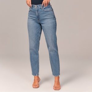 Abercrombie & Fitch - Curve Love, High Rise Mom Jeans